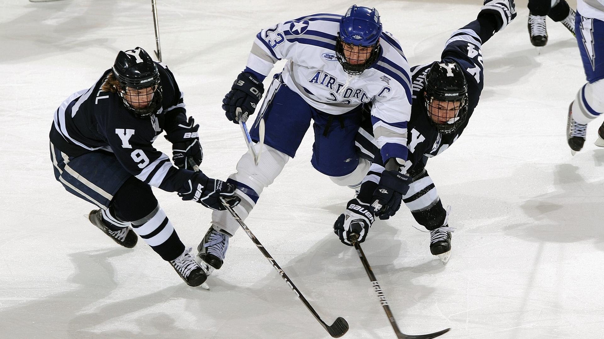 球场上的年轻面孔点燃希望，球场上的少年